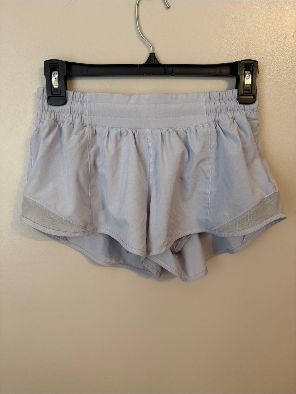 Lululemon Hotty Hot Short II *2.5" Size 6 Reg